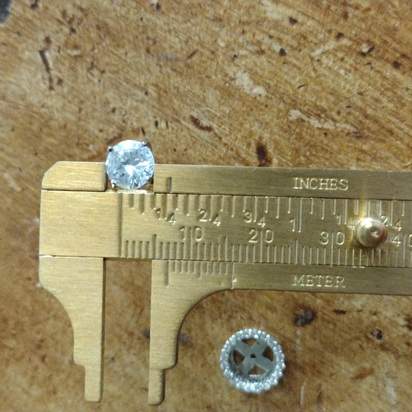 White Rhodium Cluster Earrings set - Picture 7 of 8